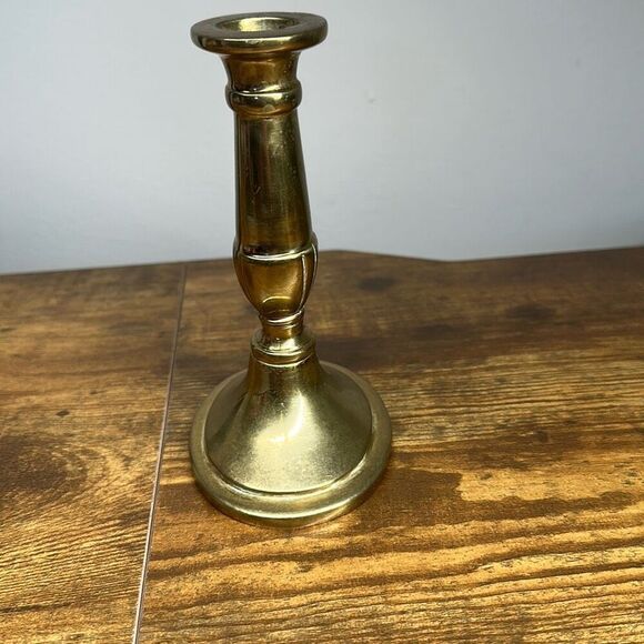 Virginia Metalcrafters Colonial Williamsburg CW 16-20 Raleigh Solid Brass Candle - Picture 6 of 10